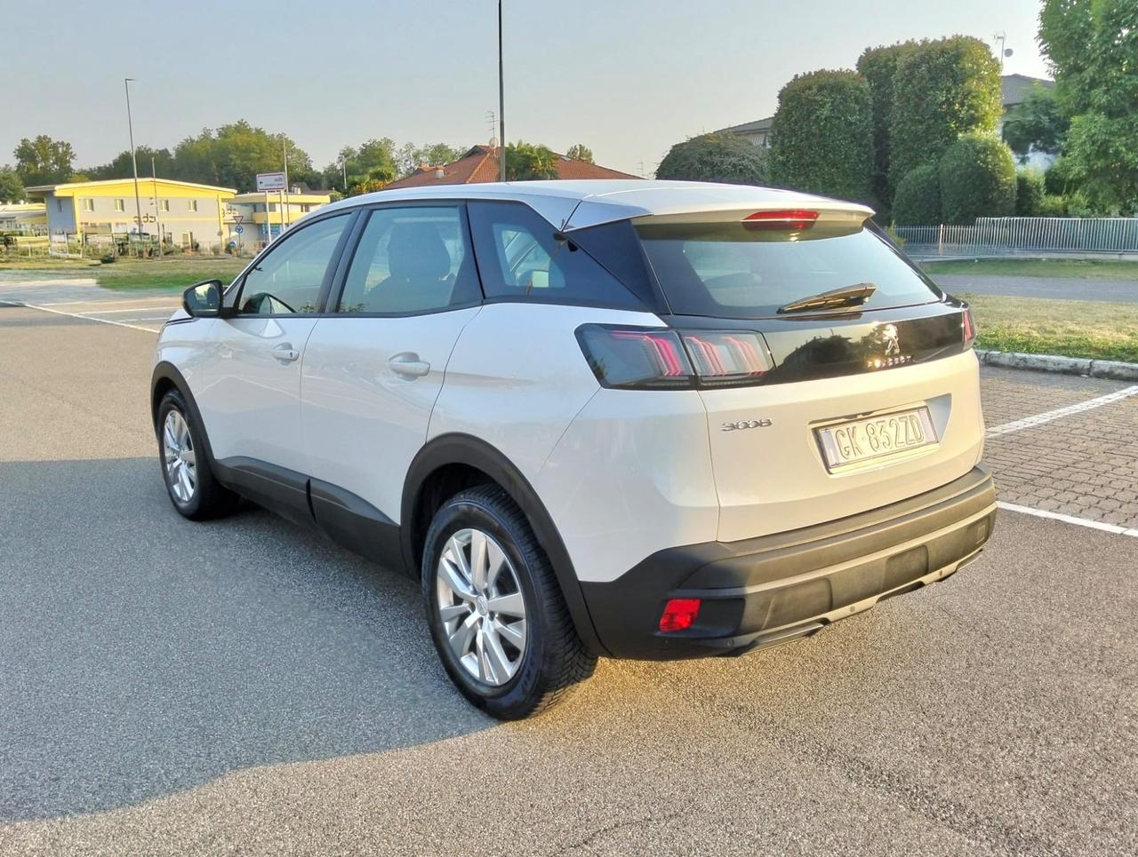 Peugeot 3008 PureTech Turbo 130 S&S EAT8*Navi*Camera*