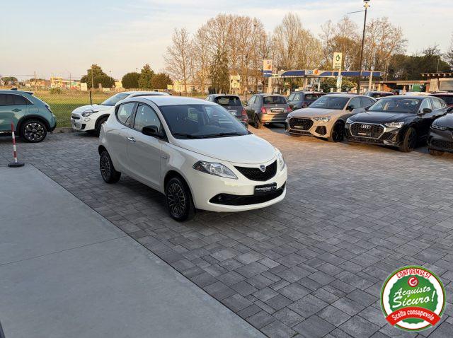 LANCIA Ypsilon Metano Ecochic Gold 5 porte ANCHE NEOPATENTATI