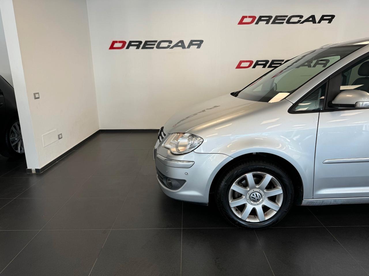 Volkswagen Touran 2.0 TDI DPF Highline 7 POSTI BEN TENUTO