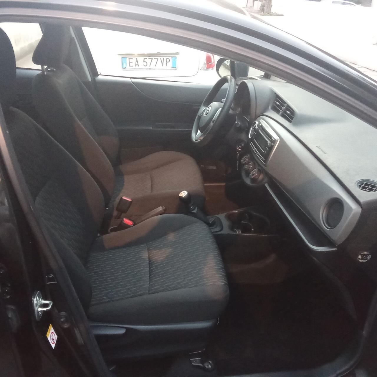 Toyota Yaris 1.0 5 porte