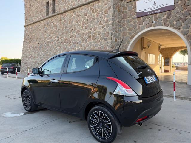 LANCIA Ypsilon GOLD+NAVI CARPLAY+SENSORI+LED