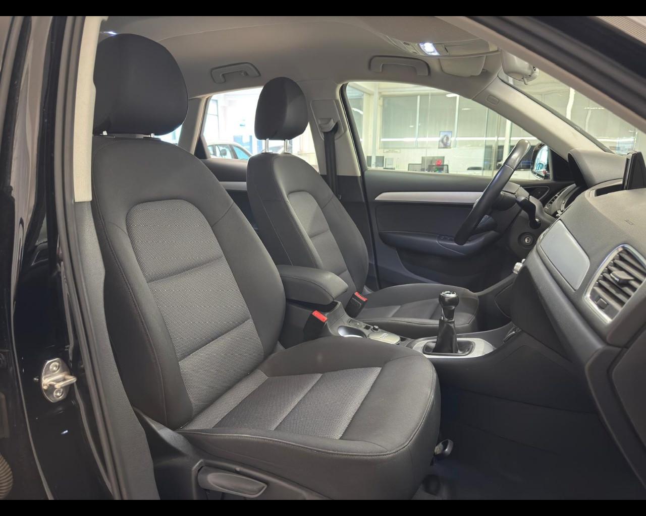 AUDI Q3 - Q3 2.0 TDI 120 CV Business