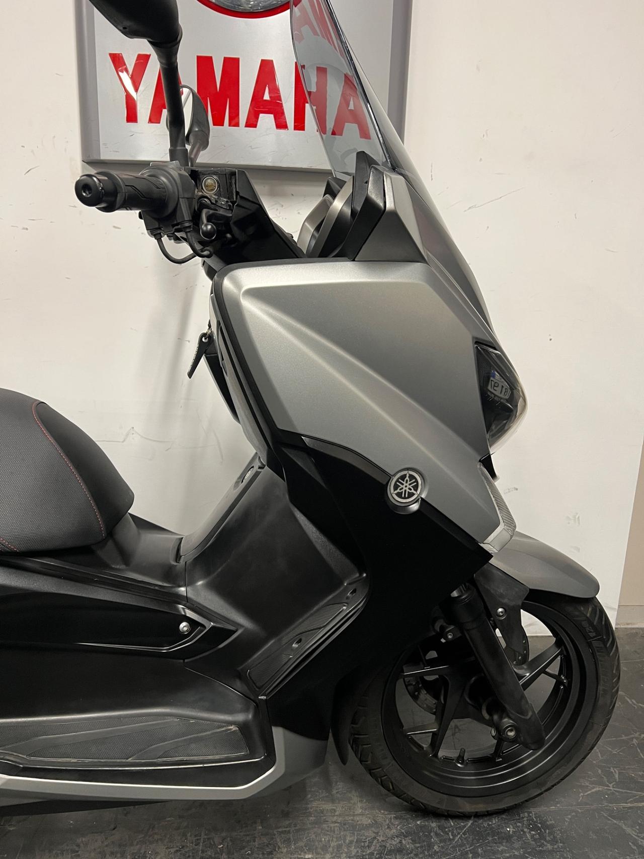 Yamaha X-Max 250