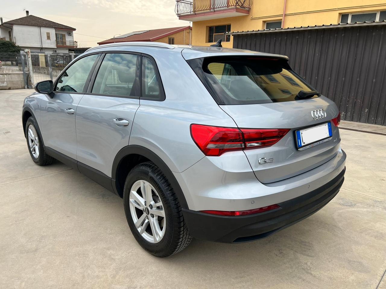 Audi Q3 35 TDI S tronic Business