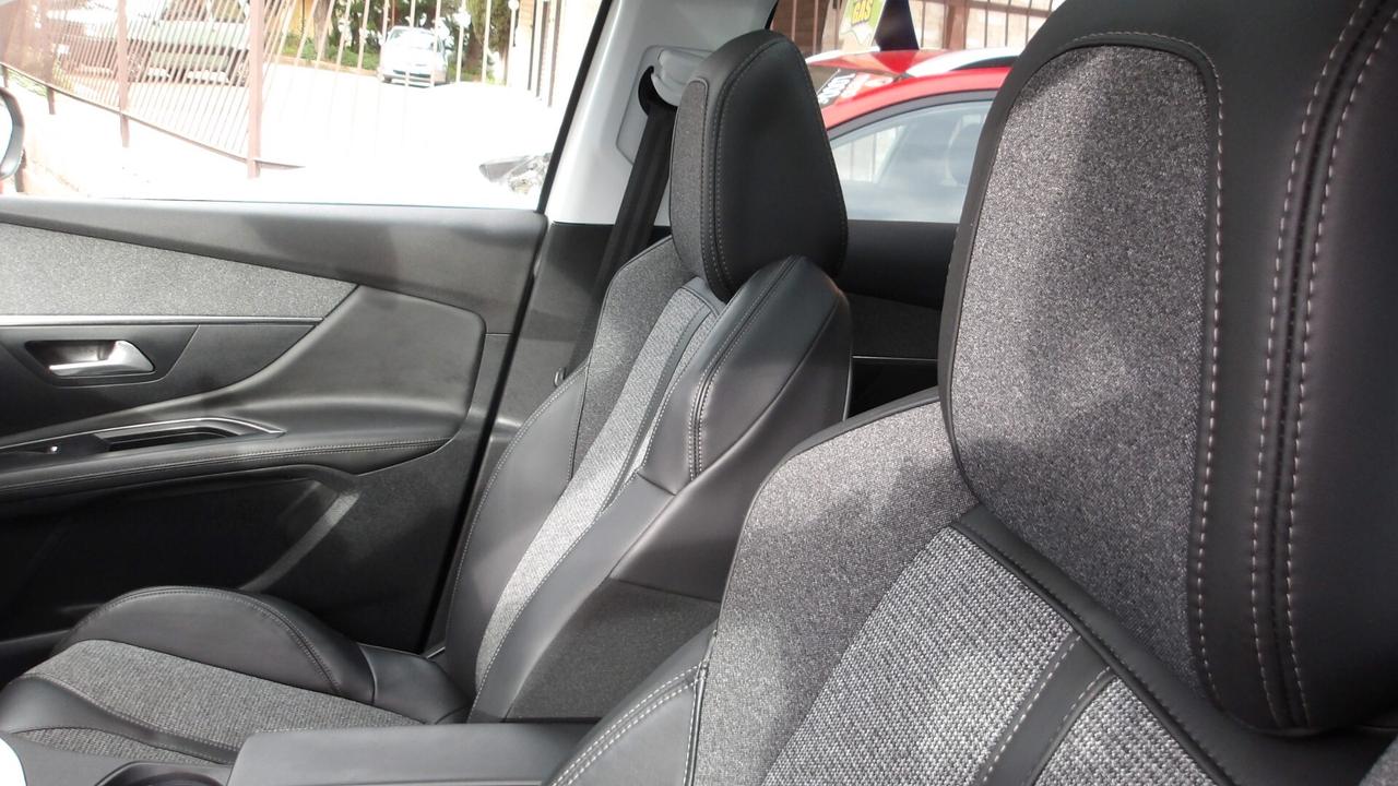 PEUGEOT 3008 1.6 TDI-AUTO-RETROC-PREZZO PROMO!