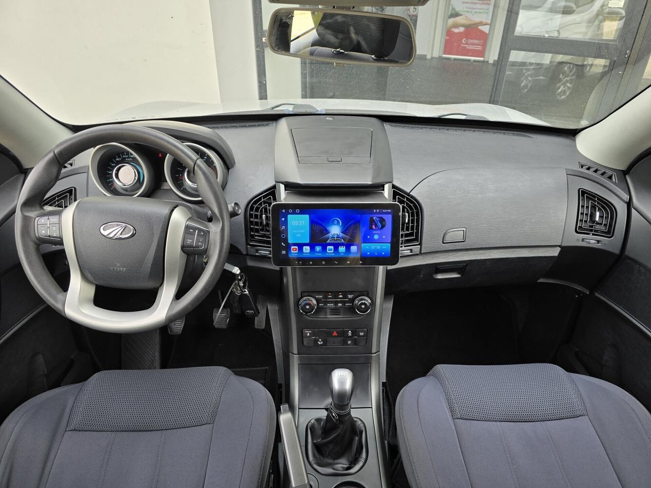 Mahindra XUV500-2.2d.|7 POSTI|UNIPRO|CARPLAY