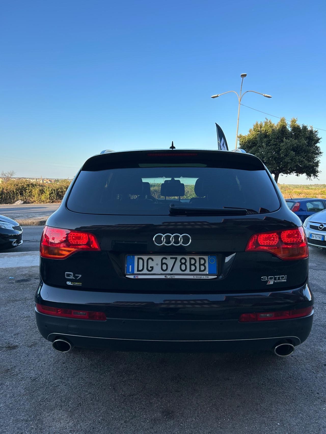 Audi Q7 3.0 V6 TDI 233CV quattro tiptronic