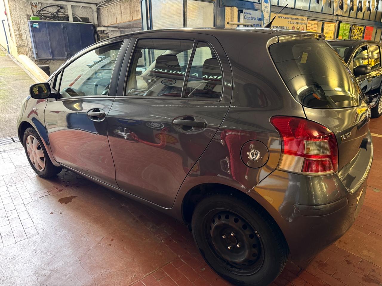 Toyota Yaris 1.0 5 porte