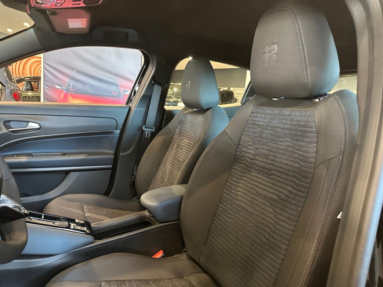 Alfa Romeo Junior 1.2 145 CV Hybrid eDCT6 Q4