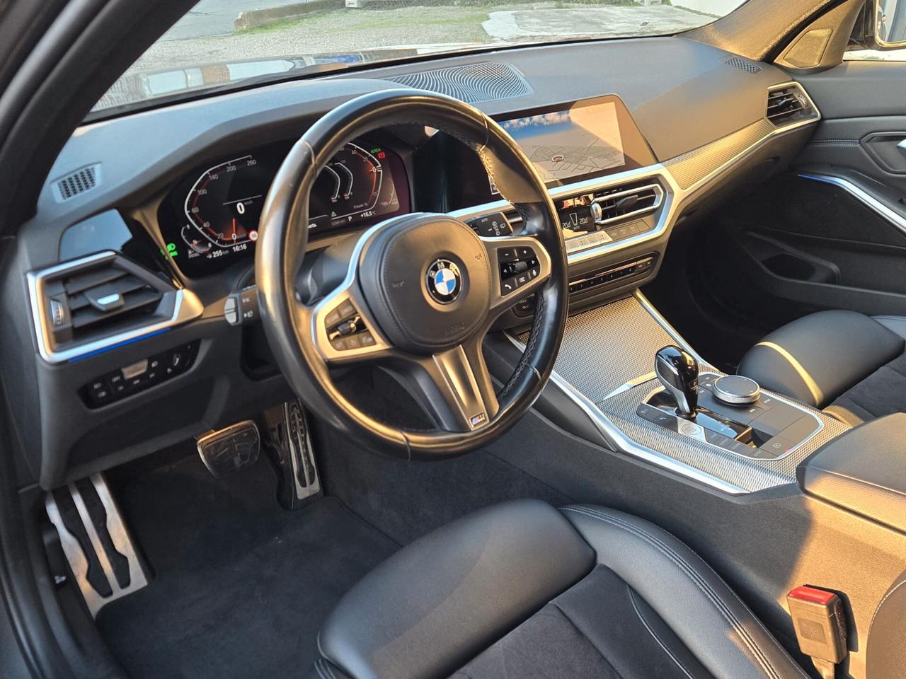 BMW 318D TOURING MSPORT INTERNO ED ESTERNO