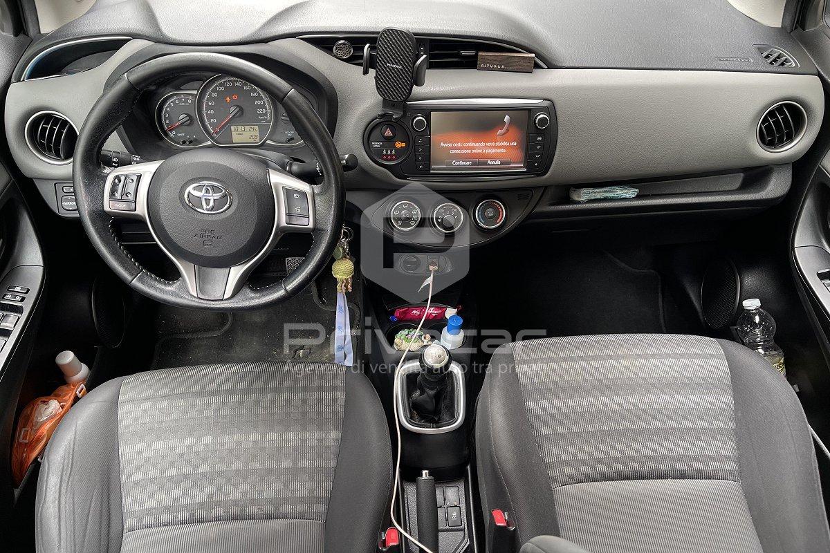 TOYOTA Yaris 1.0 5 porte