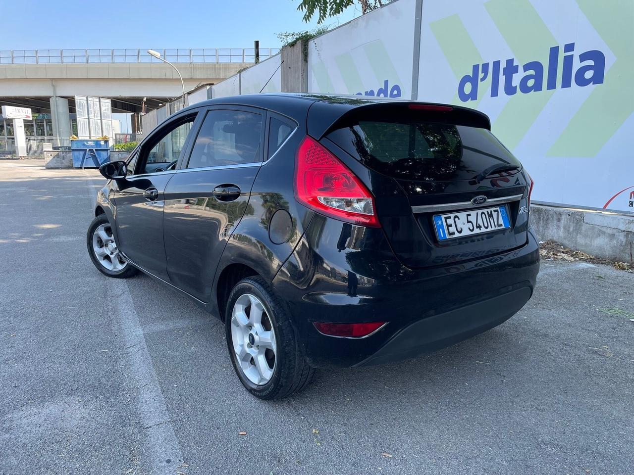 Ford Fiesta Ikon 1.4 5 porte Bz.- GPL
