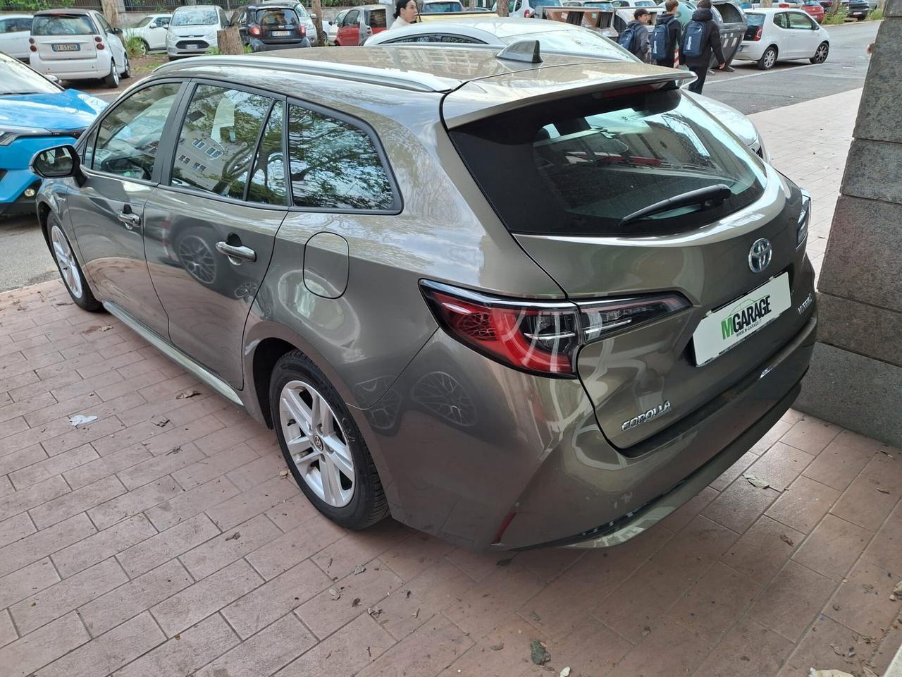 Toyota Corolla TS 1.8 Hybrid Business