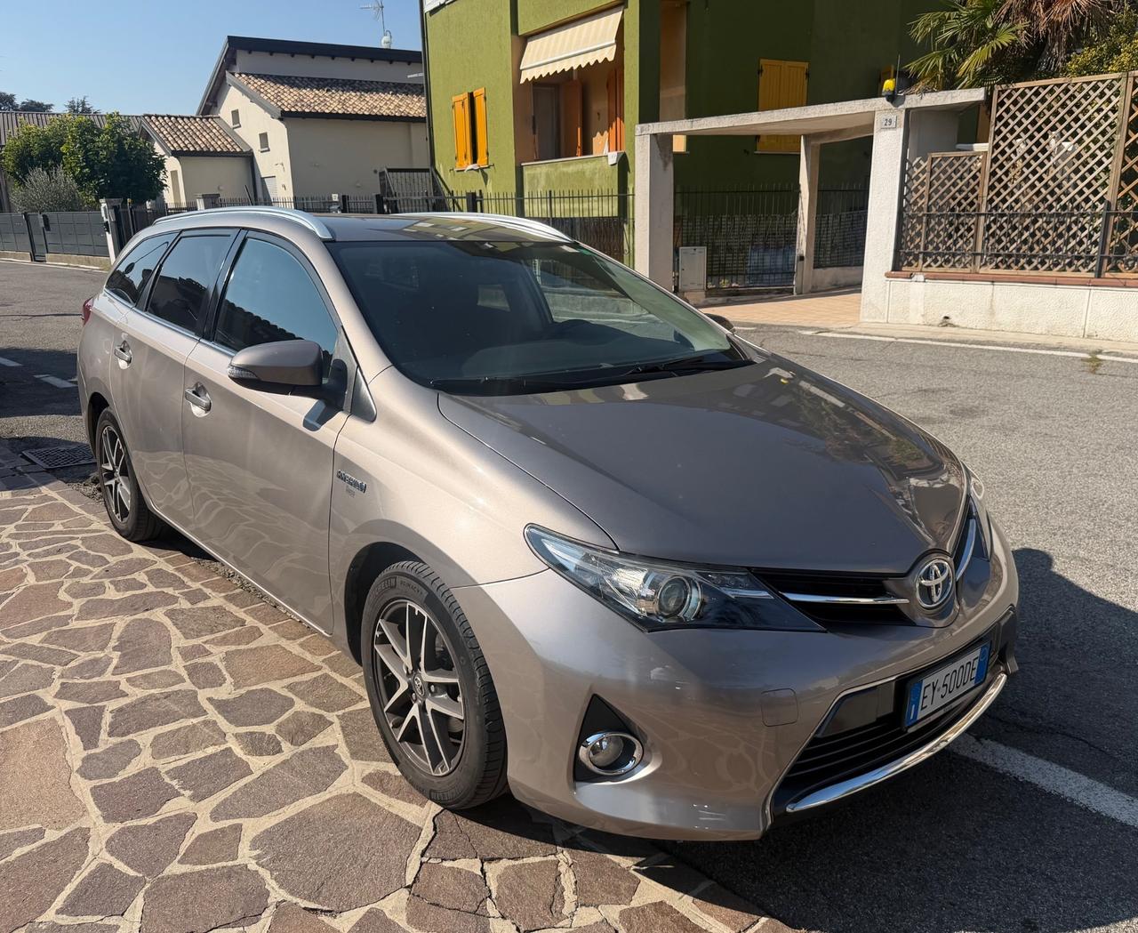 Toyota Auris Touring Sports 1.8 Hybrid Lounge