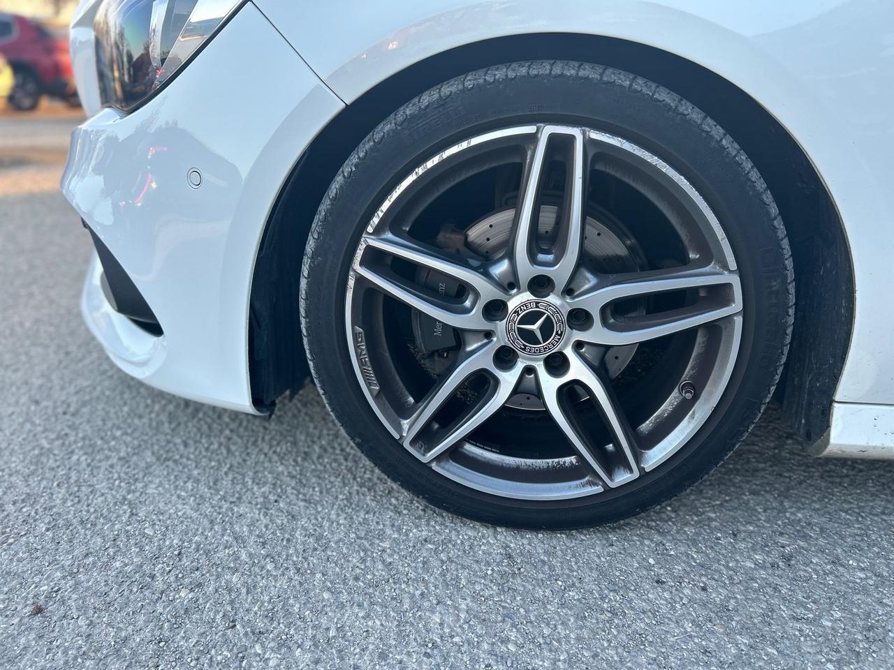 Mercedes-Benz CLA 180 Premium CLA 180 #8250