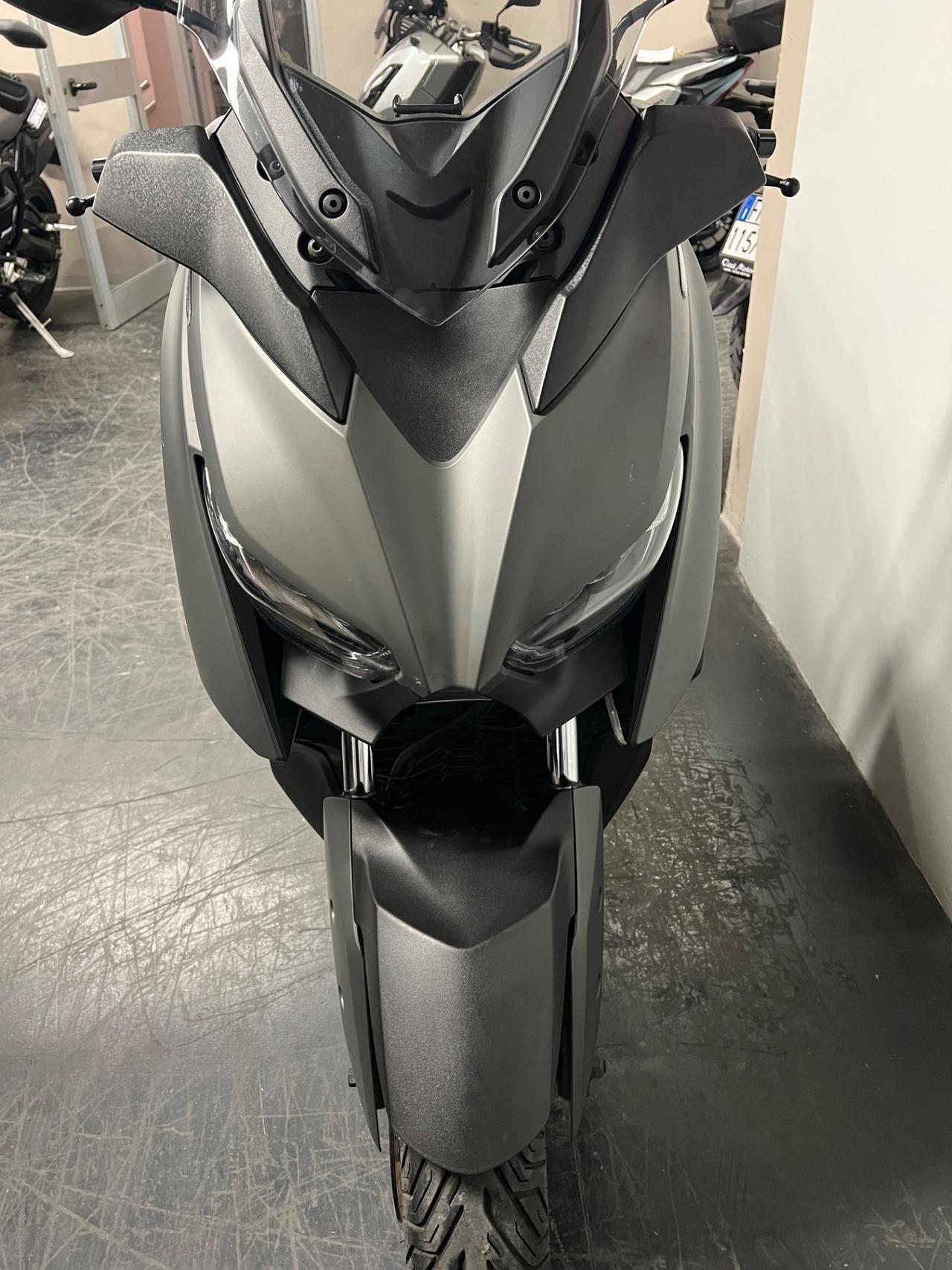 Yamaha X-Max 300 Tech max