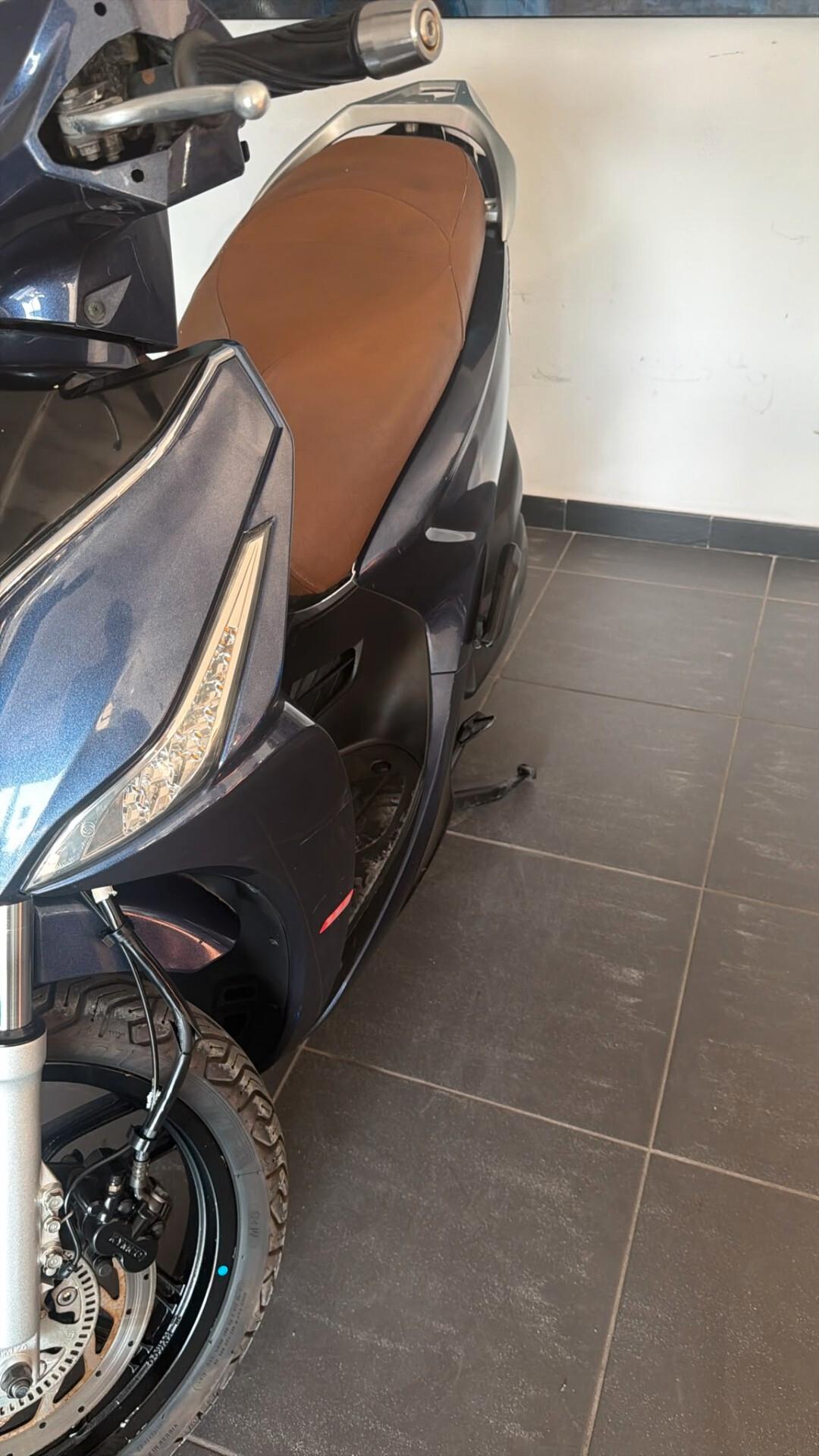 Kymco People 150