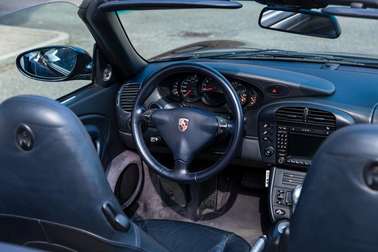 Porsche 911 Carrera 4S cat Cabriolet