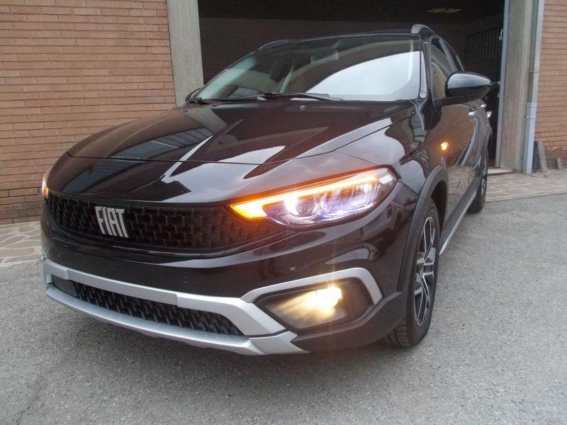 FIAT Tipo Cross 1.5 T4 130cv Hybrid DCT Cross 338.7575187 MASSARI MARCO KM. ZERO