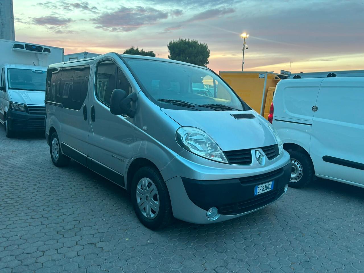 RENAULT TRAFIC 2.0 DCI 120 CV 9 POSTI - MOTORE RIFATTO