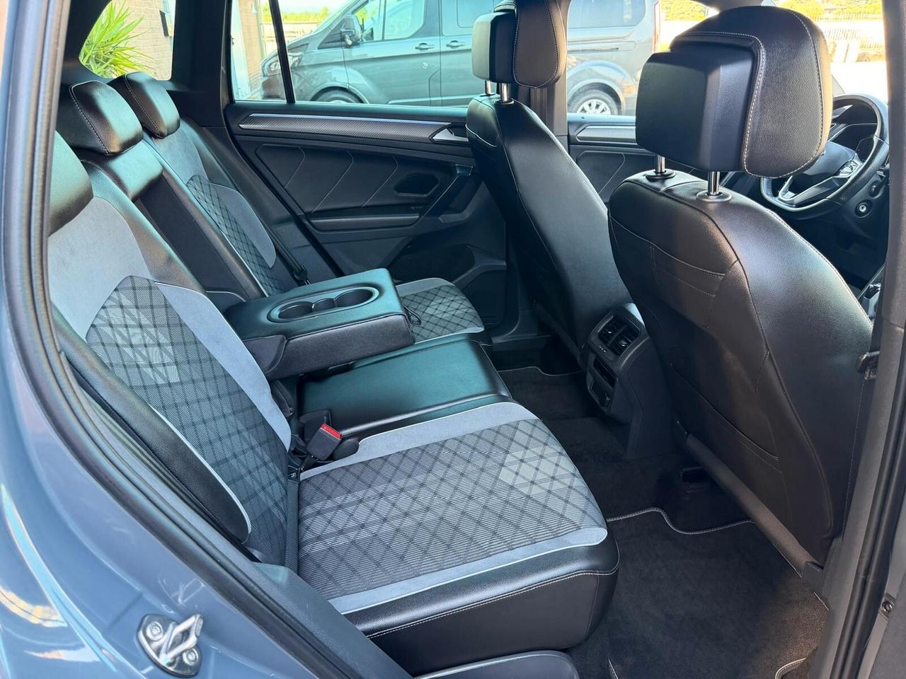 Volkswagen Tiguan 2.0 TDI 150 CV SCR DSG R-Line