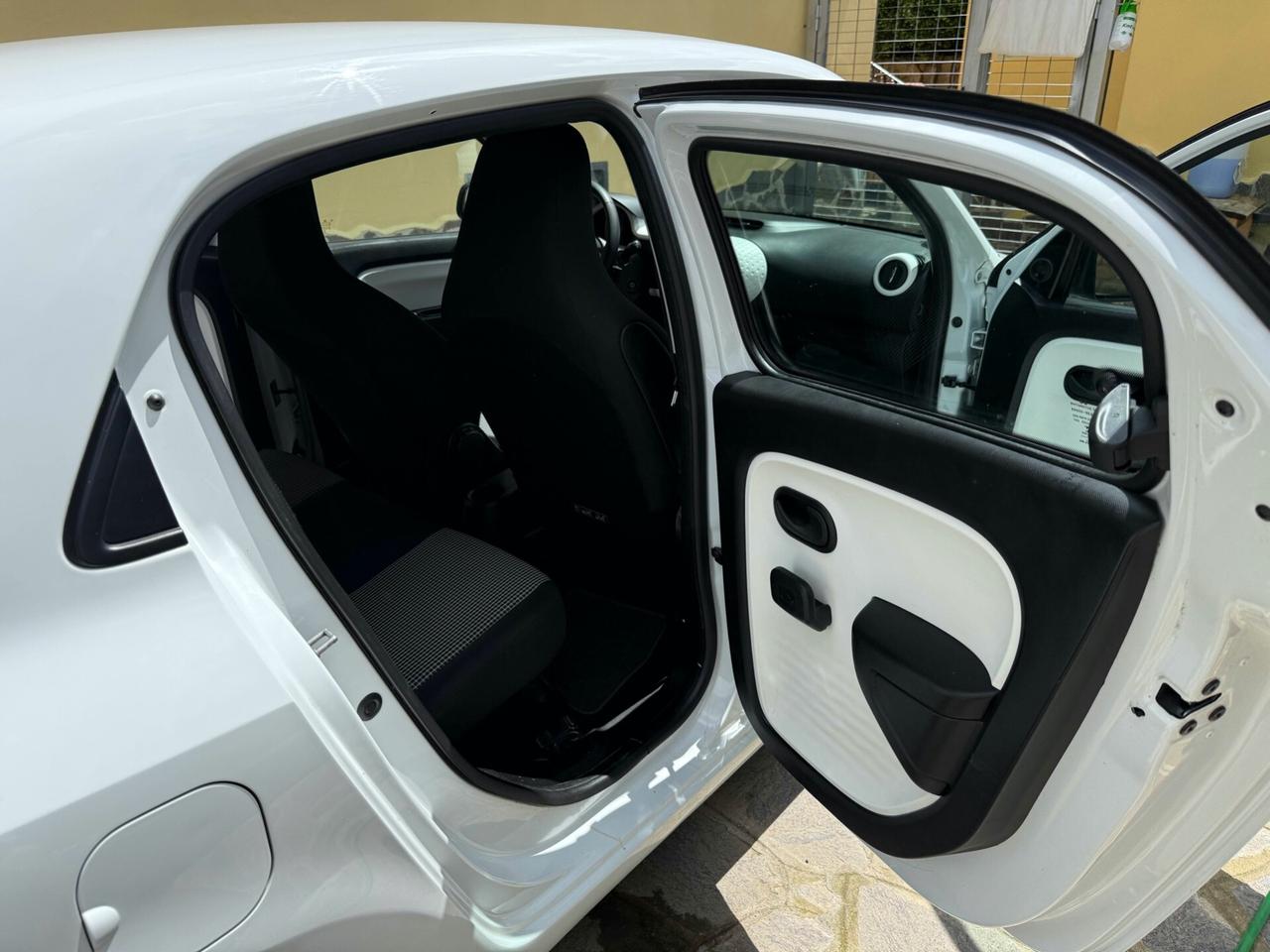 Renault Twingo euro 6 90000 km garanzia permute