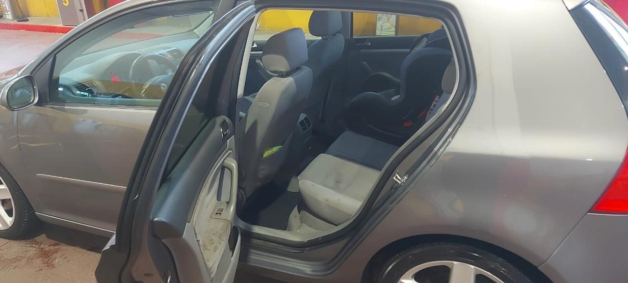 Volkswagen Golf 2.0 16V TDI 5p. Sportline