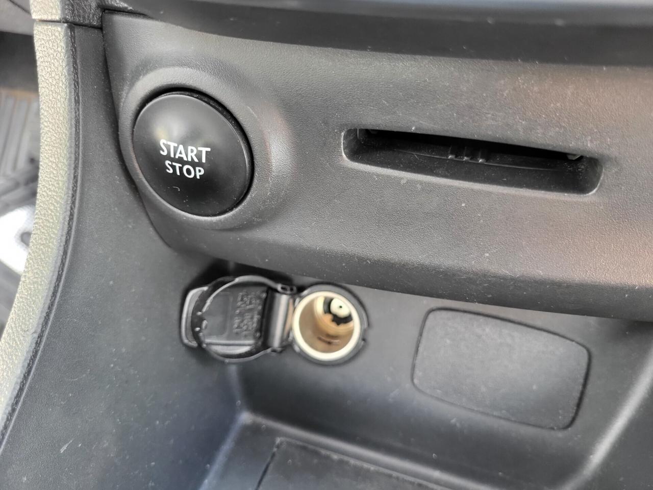RENAULT CLIO 1,5 dCi-KM 71000-NAVI-2 REVISIONI