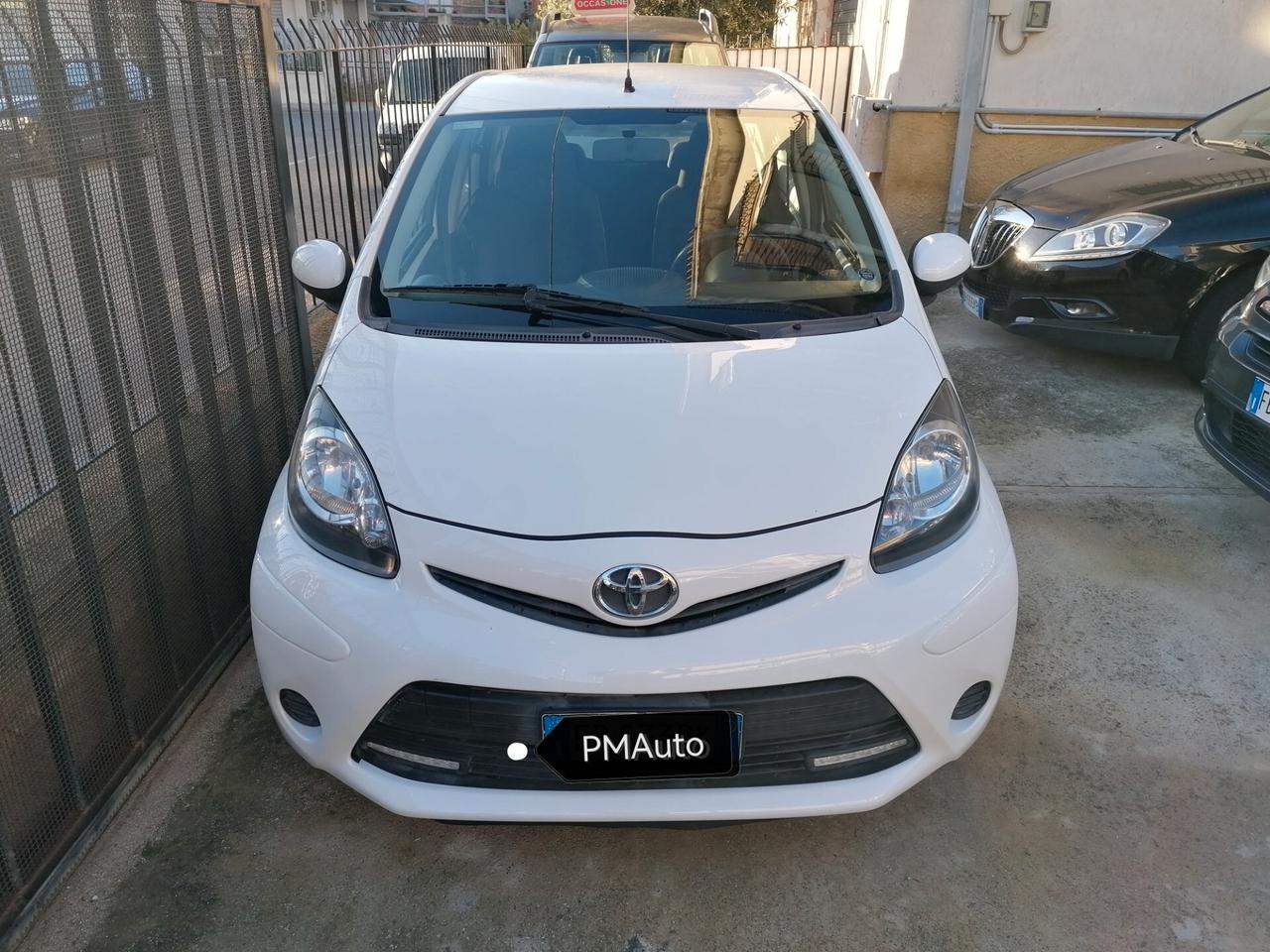 Toyota Aygo 1.0 12V 5 porte Lounge - Navy