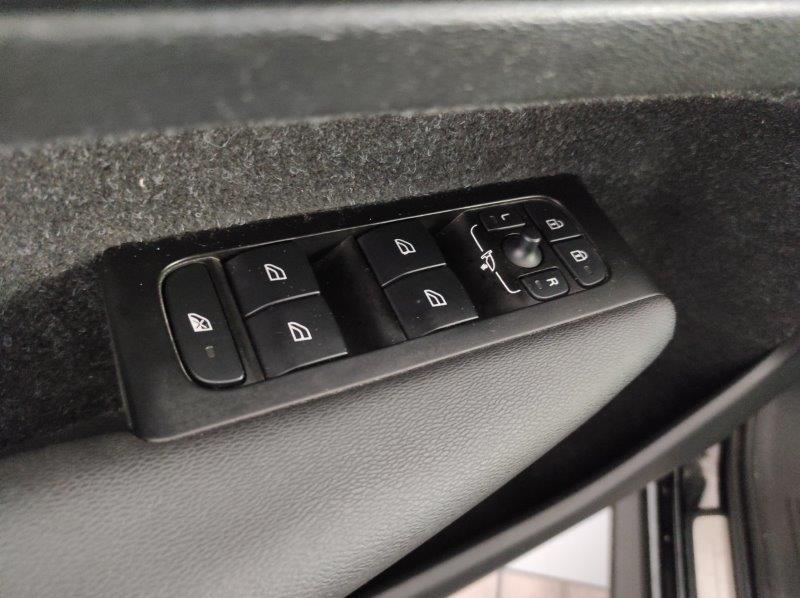 VOLVO XC40 (2017-->) - XC40 T4 Recharge Plug-in Hybrid Inscription Expression