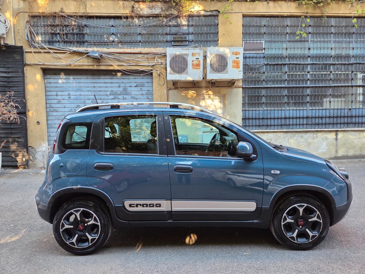 Fiat Panda 1.0 FireFly Hybrid Cross 70cv - STORICO UFFICIALE FIAT