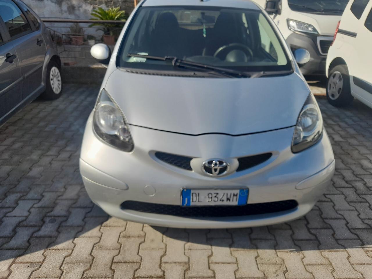 Toyota Aygo 1.0 12V VVT-i 5 porte Sol