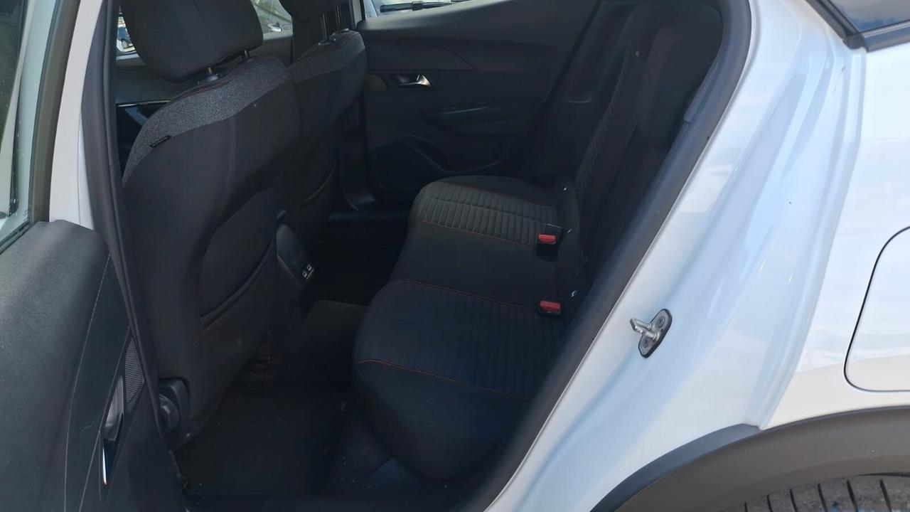 Peugeot 2008 PureTech 130 S&S EAT8 Active Pack