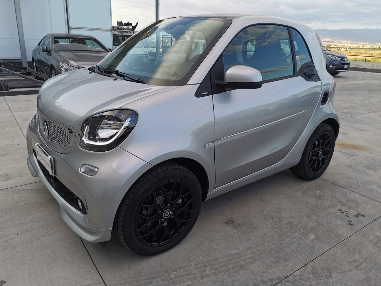 Smart ForTwo ( 3” serie 453 ) SuperPassion 71 cv Twinamic