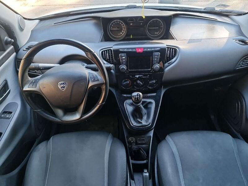 Lancia Ypsilon 1.2 69 CV 5 porte GPL Ecochic Silver