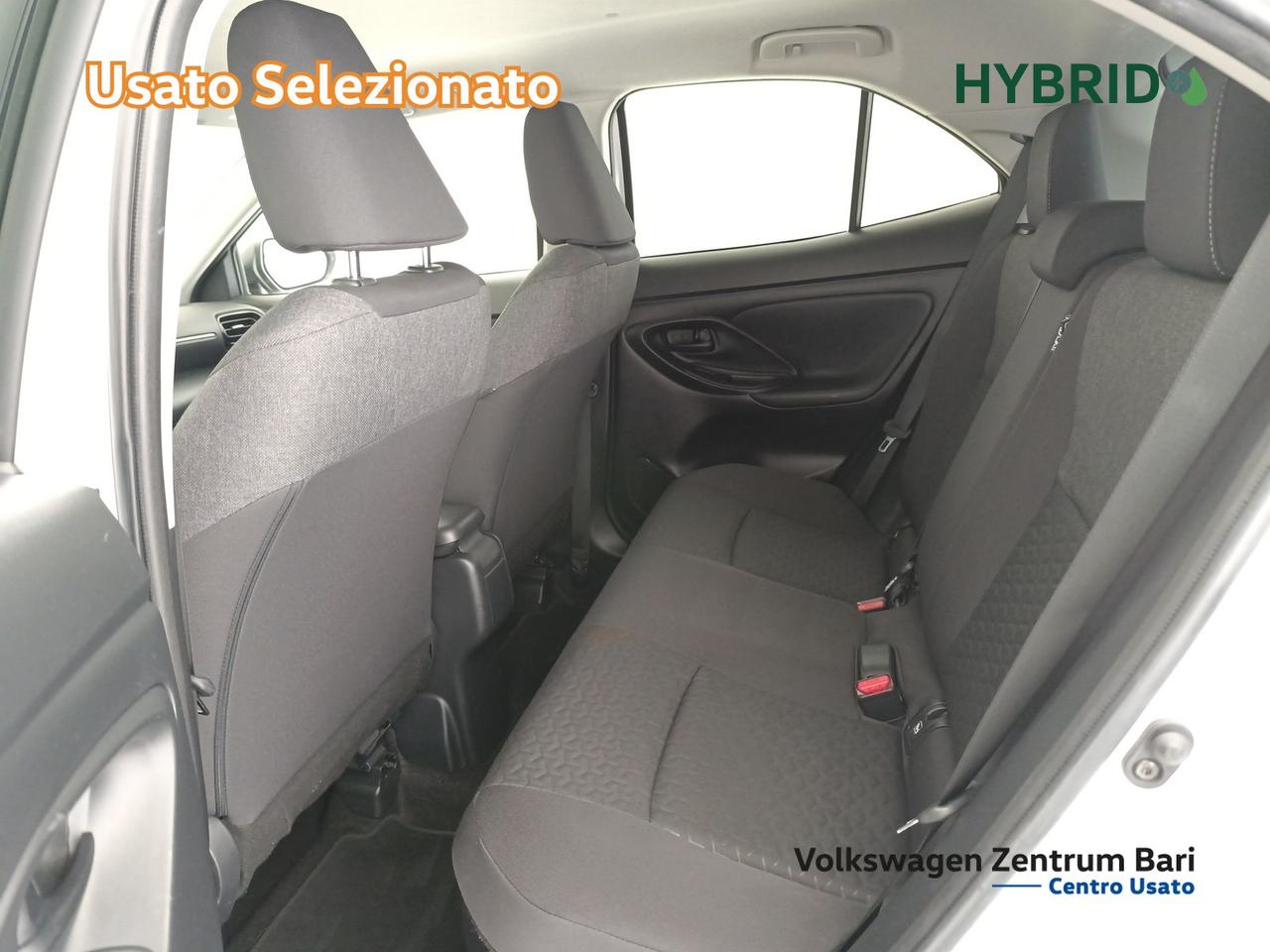 Toyota Yaris cross 1.5h business fwd 116cv e-cvt
