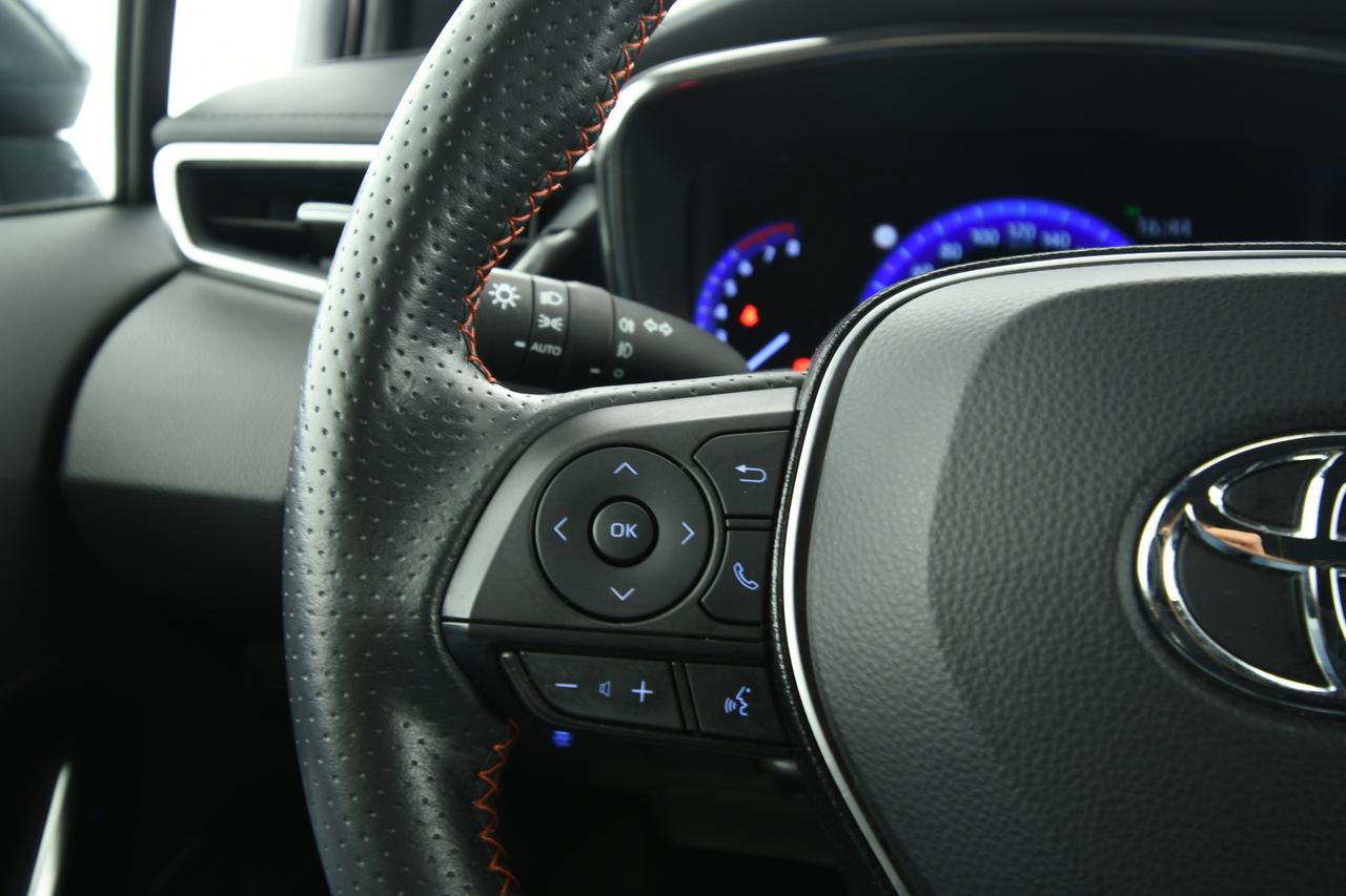 TOYOTA Corolla 2.0h GR Sport cvt CAMERA+ACC+APP CONNECT