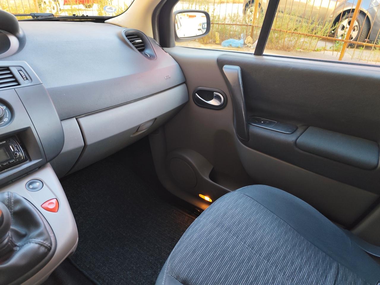 Renault Scenic 1.5 dCi/105CV * SOLI 120.000KM *