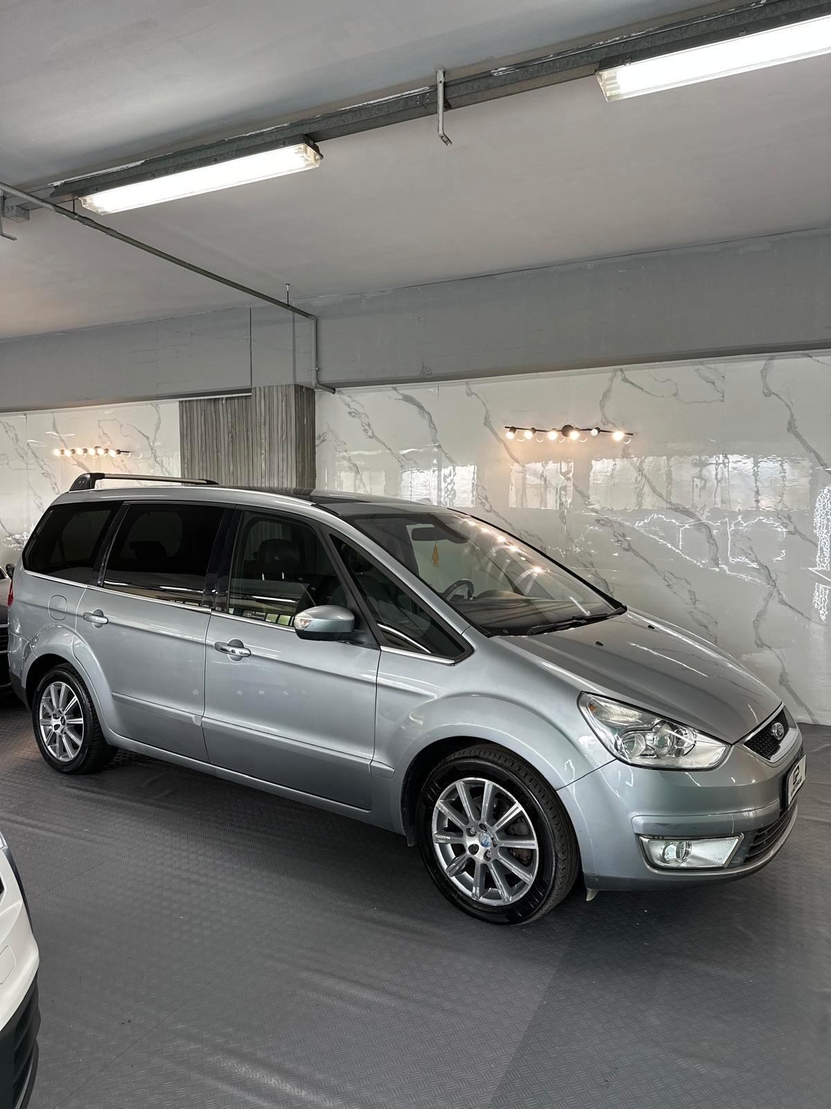 Ford Galaxy 2.2 TDCi 175 CV Ghia DPF