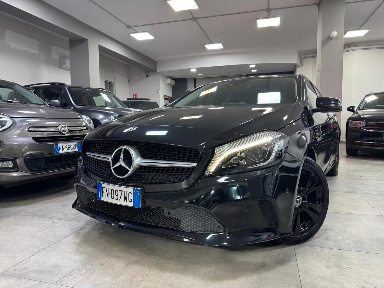 Mercedes A 180d Automatic Total Black 2018
