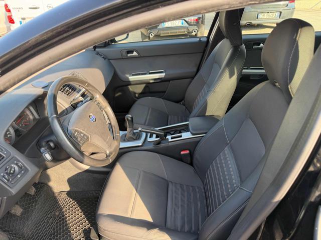 VOLVO V50 D2 R-design senza nessun lavoro da fare