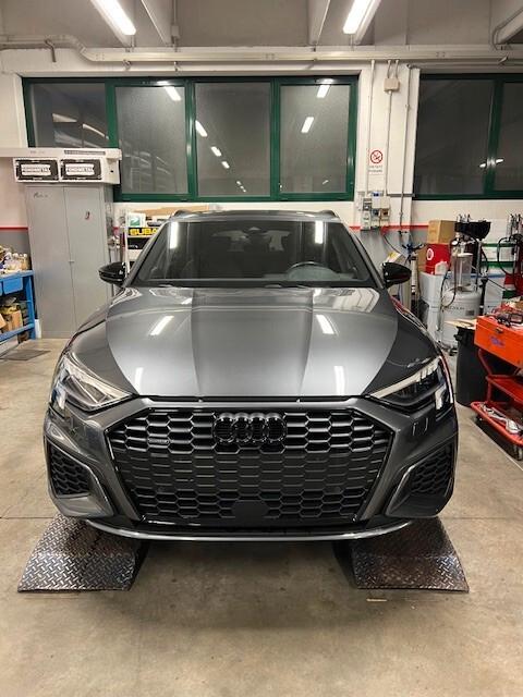 Audi A3 Sportback 40 Tdi Q- S-tr. S-line, 19", Look nero