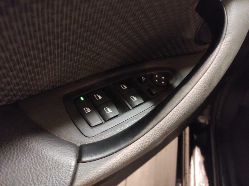 BMW X1 (F48) - X1 sDrive18d Business Advantage