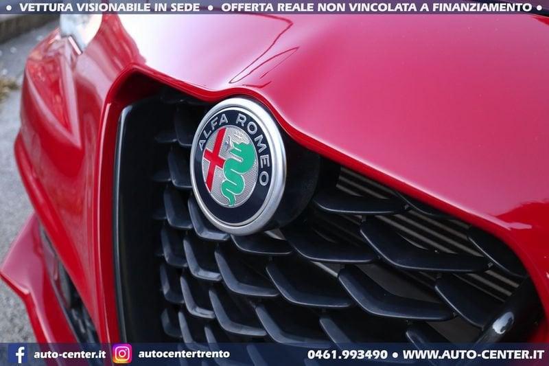 Alfa Romeo Giulia 2.0 Turbo 280CV AT8 AWD Q4 Veloce
