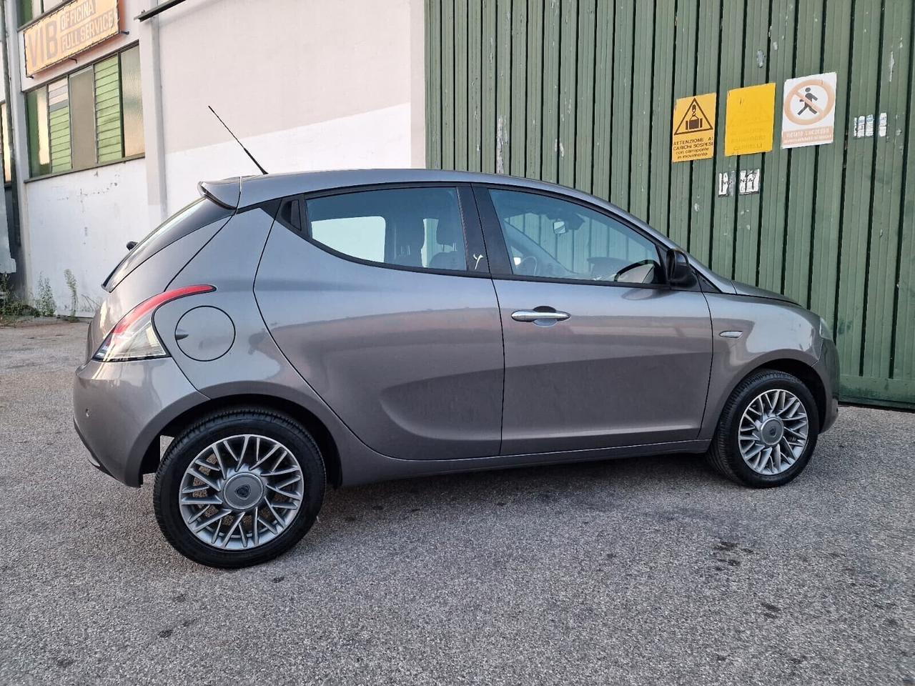Lancia Ypsilon 1.2 benz 69 CV