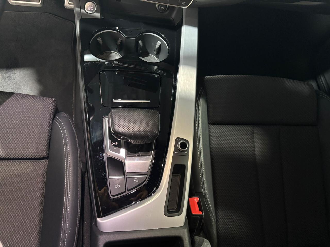Audi A4 Avant 40 TDI S tronic line edition