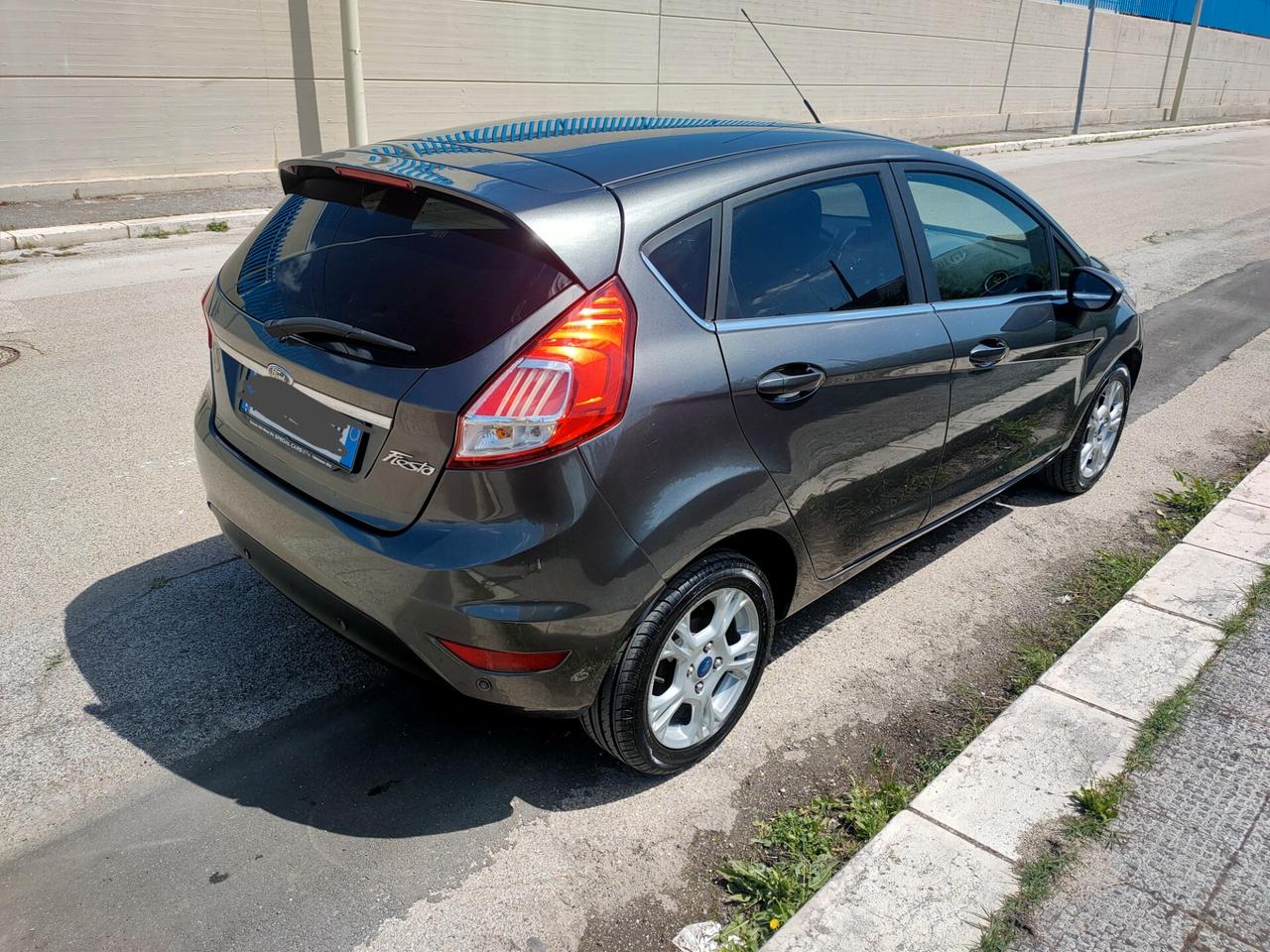 Ford Fiesta 1.4 5 porte Bz.- GPL Black & White Edition