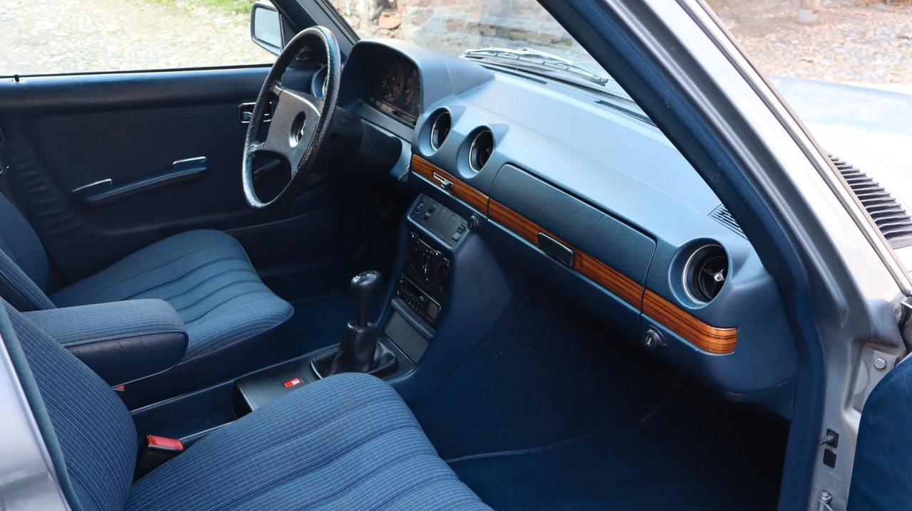 Mercedes-benz 200 Mercedes W123 48.000KM da Museo!!!