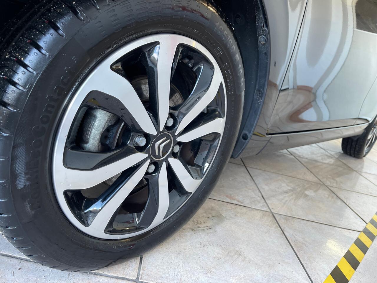 Citroen C1 VTi 72 S&S 5 porte Shine