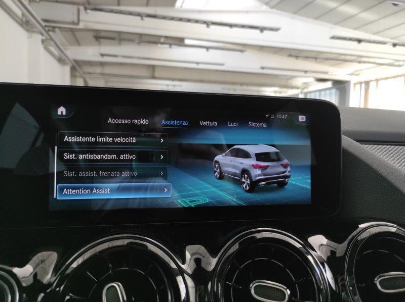 Mercedes-Benz GLA (H247) - GLA 200 Automatic Business